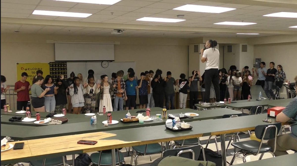 OfYisrael's tweet photo. Closing out the school year with souls #51 souls #revival https://t.co/hmrk9cw3HC