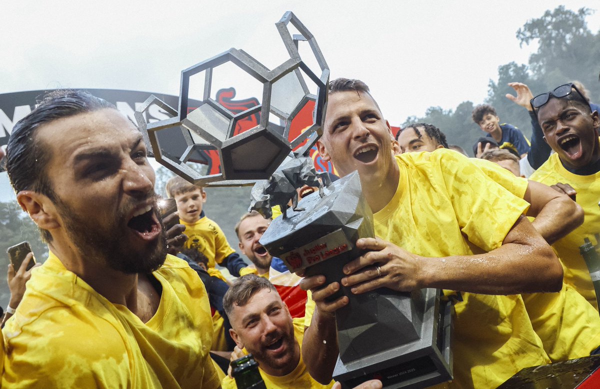 Christian Burgess tweet media