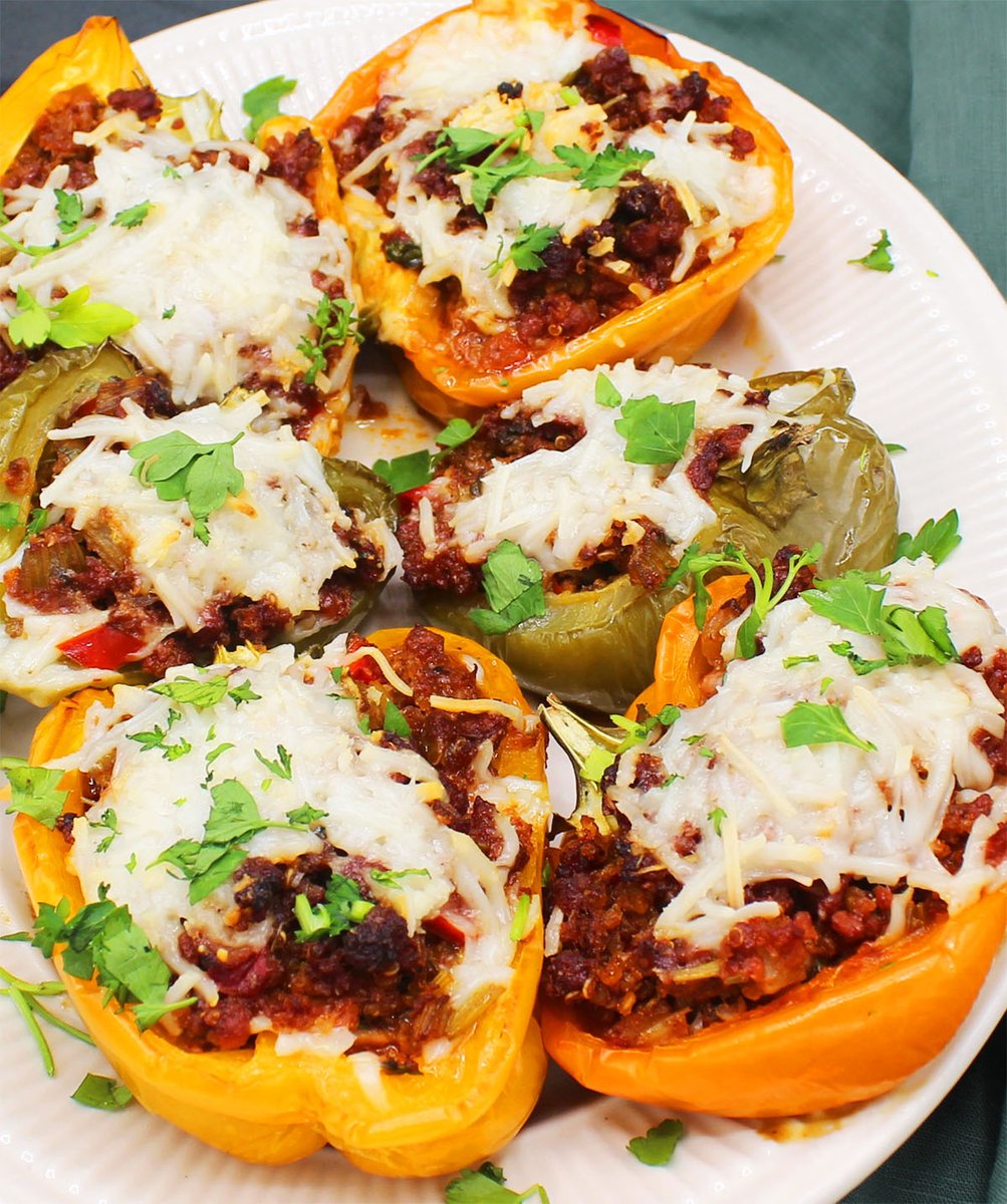 These vegan stuffed bell peppers are loaded with a satisfying, flavorful filling of quinoa, vegan meat and veggies. It's a simple recipe with very little hands-on time. #bellpeppers #veganrecipes
holycowvegan.net/stuffed-bell-p…