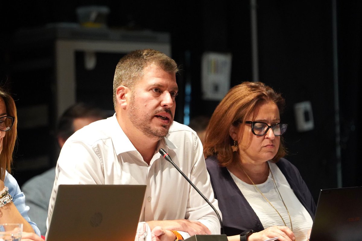 PSOE Alcorcón ♥️🏳️🌈 (@psoealcorcon) on Twitter photo 🔴Pleno Ordinario Mayo 2025.
📌Informe Gobierno
Nuestro portavoz <a href="/magonzalezgar/">Miguel Angel/♥🏳️🌈</a> explica las actuaciones del Gobierno del <a href="/AytoAlcorcon/">Ayuntamiento de Alcorcón</a> ante las mentiras y manipulaciones de los grupos de la oposición.
m.facebook.com/story.php?stor… 🔴Pleno Ordinario Mayo 2025.
📌Informe Gobierno
Nuestro portavoz <a href="/magonzalezgar/">Miguel Angel/♥🏳️🌈</a> explica las actuaciones del Gobierno del <a href="/AytoAlcorcon/">Ayuntamiento de Alcorcón</a> ante las mentiras y manipulaciones de los grupos de la oposición.
m.facebook.com/story.php?stor…