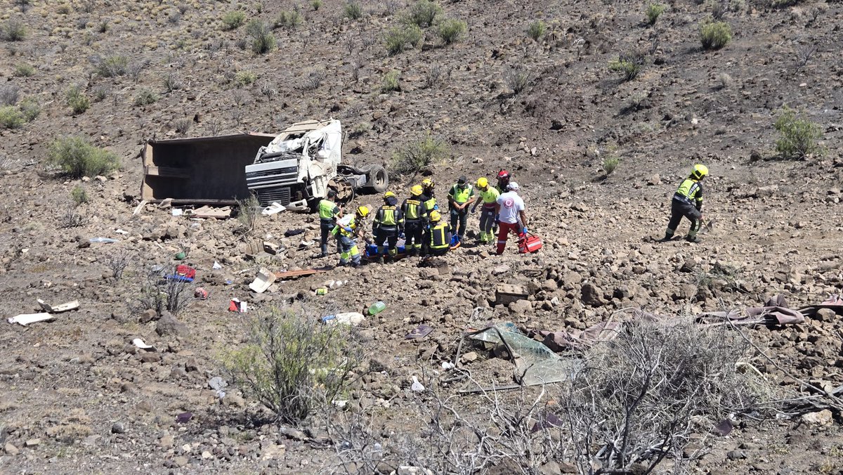 112canarias's tweet photo. Trasladado en helicóptero medicalizado del #SUC el conductor de un camión herido grave en Santa Lucía de Tirajana #GranCanaria 

https://t.co/Q21jIeazDI https://t.co/9TLeQEunr0