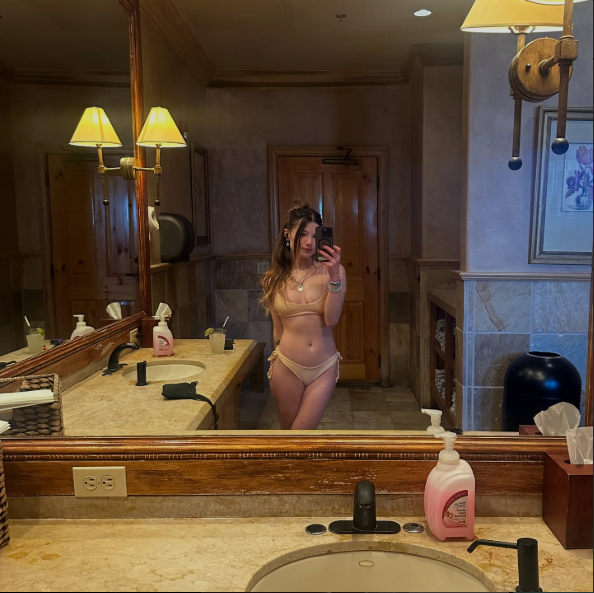 Hey fam 👋 Just a lil peek at what I’ve been cooking up — more personality, more style, more me. 💅

If you’re into beauty, fashion, or BTS vibes, come vibe with me on IG ✨
👉 <a href="/cxttxncandyyy/">˚₊‧꒰ა ☆ ໒꒱ ‧₊˚</a>
Drop your IG too — I love finding new creators! 💋
onlyfans.com/kayriley