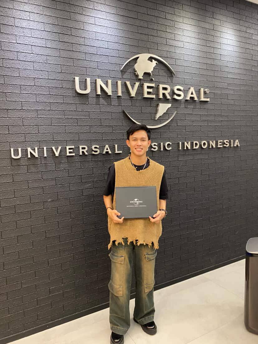 littlenotes145's tweet photo. Tinggal menghitung hari🎧 #MenjagaHatinyaFajar
#FajarXYovie #FajarNoor
#FajarYovieMenjagaHati https://t.co/TRNU8GM83v