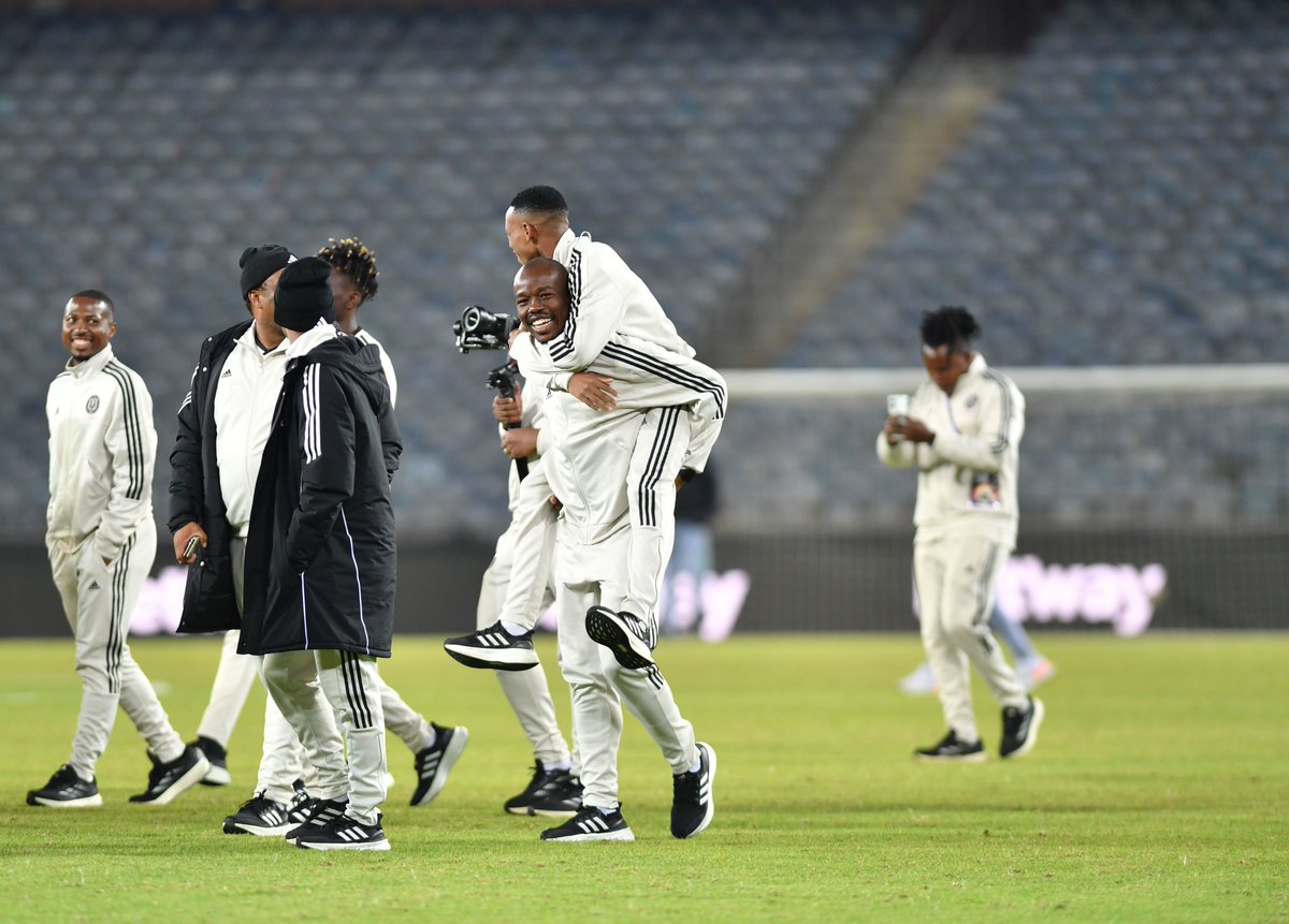 One Last Time This Season ☠

⚫⚪🔴⭐
#OrlandoPirates
#OnceAlways