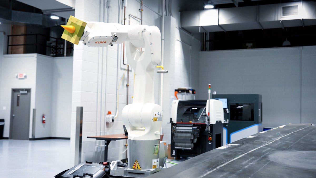 UTRGVResearch's tweet image. In a new feature by México Industry, @UTRGV Research highlights the role of its Advanced Manufacturing Research Facility (AMRF) in driving regional innovation. @DrSaygin discusses how the AMRF supports applied research & workforce development. Read more: bit.ly/3Fr6Oog