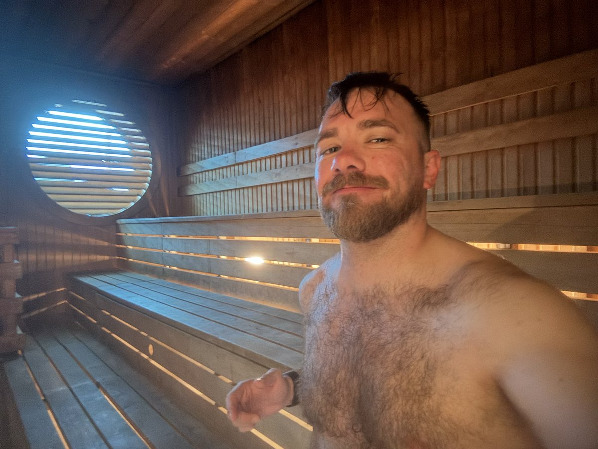 Room for a few more 🔥 💦 what would you do?