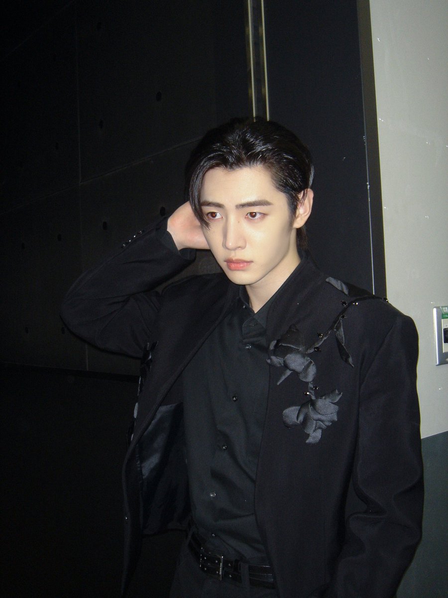 [ #성훈’s Post ] 250529

#SUNGHOON: ENGENEs, thank you so much for the daesang. After working hard alongside ENGENEs for 5 years, a lot of nice and rewarding things came to find me. In the future as well, I'll work harder so I can move [even] more hearts!🫶

<a href="/ENHYPEN_members/">ENHYPEN</a>