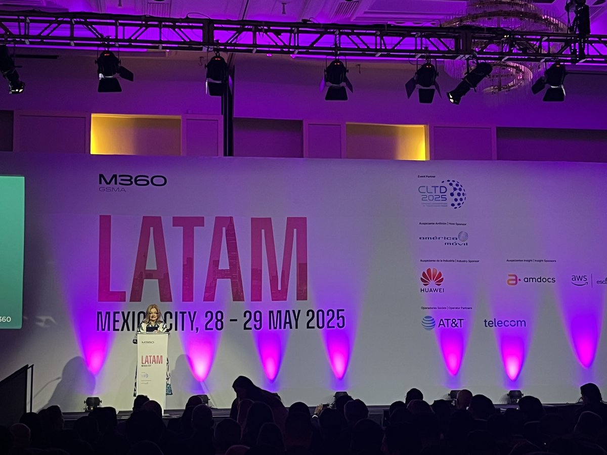 👏 Sala llena para la apertura del #CLTD25 y #M360 Latam 

"Las promesas de un mundo digitalizado, solo se alacanzarán si su núcleo, las redes de telecomunicaciones, son lo suficientemente robustas y resilientes para que las tecnologías de última generación, como la inteligencia