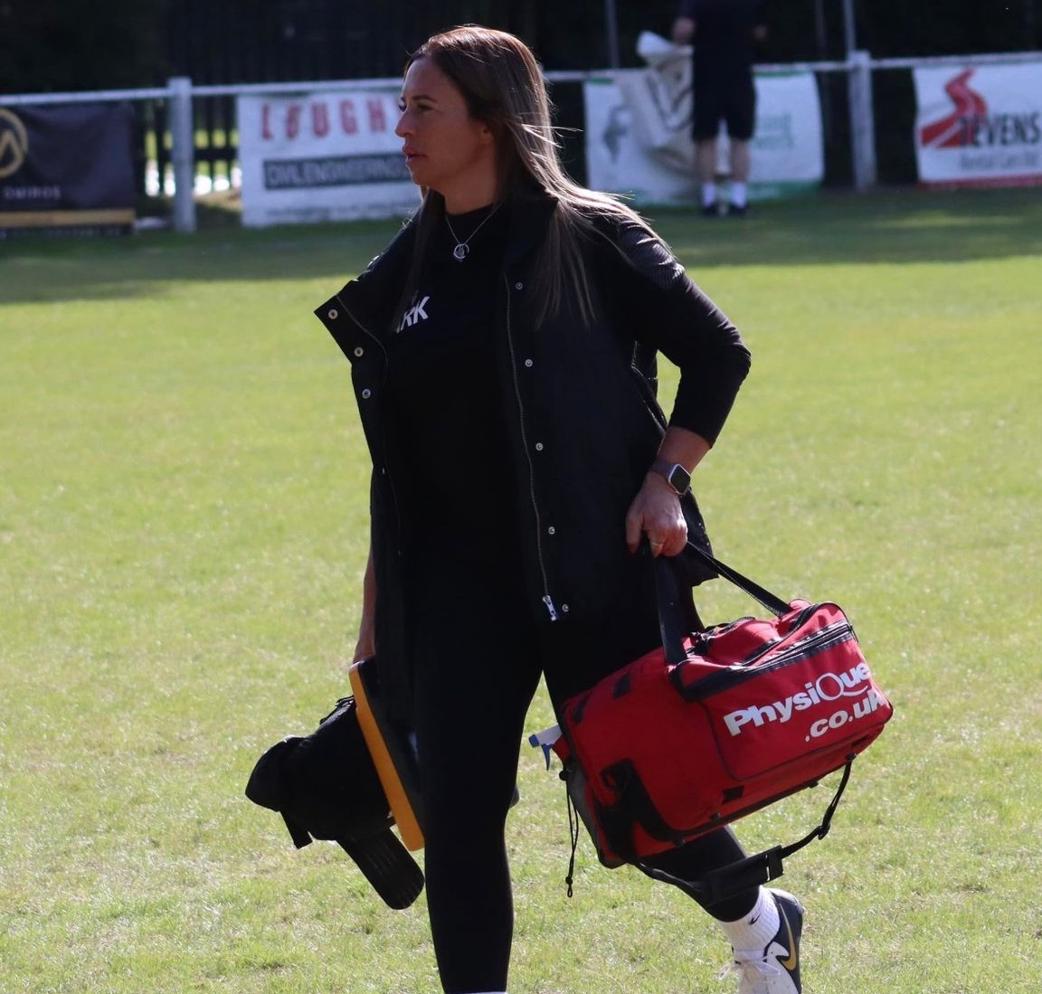 Leverstock Green FC (@levgreenfc) on Twitter photo We are delighted to announce our first signing of the season. We welcome Amy Kibler <a href="/TherapyArk/">ARK Therapy</a> as our new Club Physio for the 25/26 season.
Amy spent some time last season helping us on match days and now makes the move to us from Baldock.
Welcome to the club properly Amy⚽️💚 We are delighted to announce our first signing of the season. We welcome Amy Kibler <a href="/TherapyArk/">ARK Therapy</a> as our new Club Physio for the 25/26 season.
Amy spent some time last season helping us on match days and now makes the move to us from Baldock.
Welcome to the club properly Amy⚽️💚
