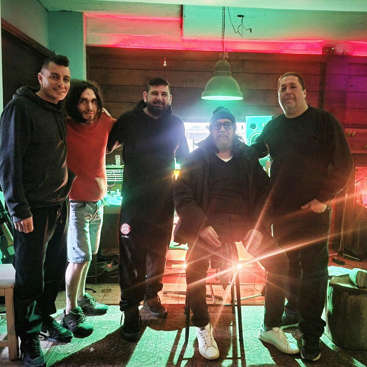 Muchísimas gracias Alejandro Medina!!! Estamos terminando el último tema del disco, y el Maestro será parte de esta grabación. Muchas gracias Ale Russo y #septimotriangullo estudio. 
Se viene!!! 🎶🎸