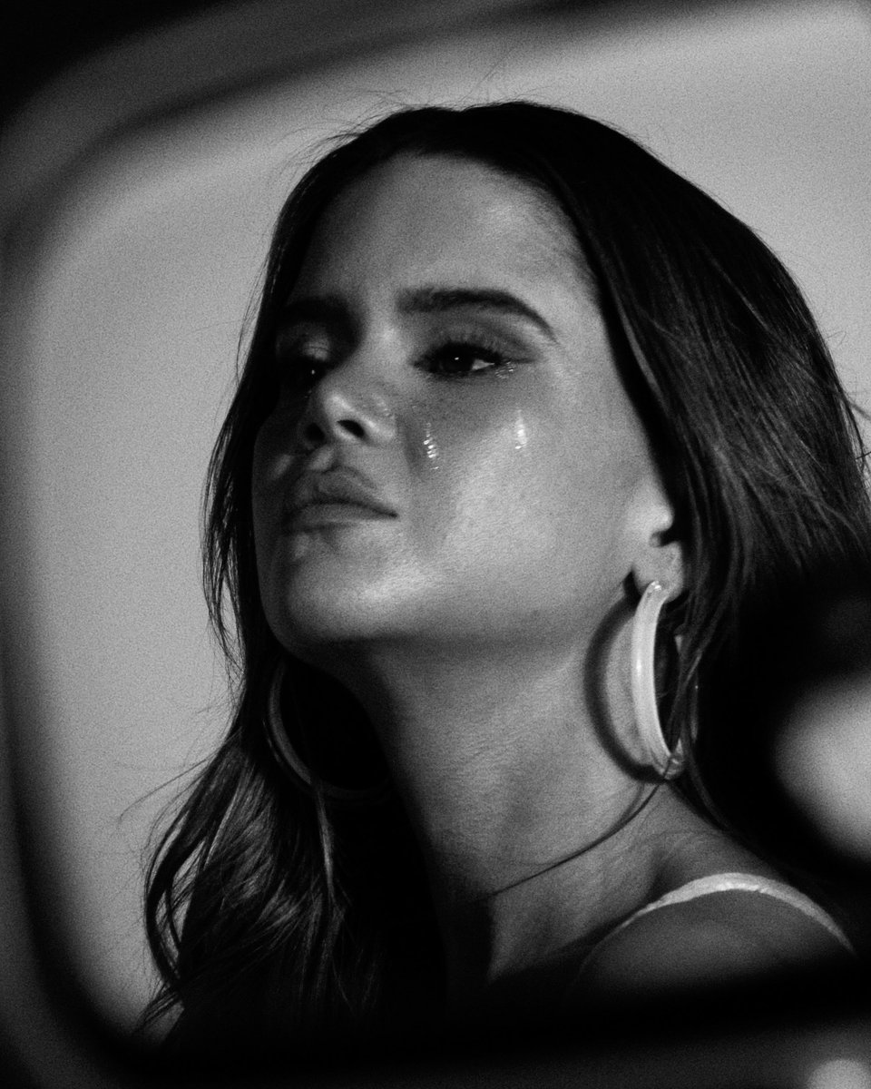 MarenMorris's tweet image. “cry in the car” was one of the last songs added to the album. to be honest, relationships don’t just die when you decide to go your separate ways; you can hold your head high once the information is received, but once you have a moment alone… “i die inside with my dignity.” 💔