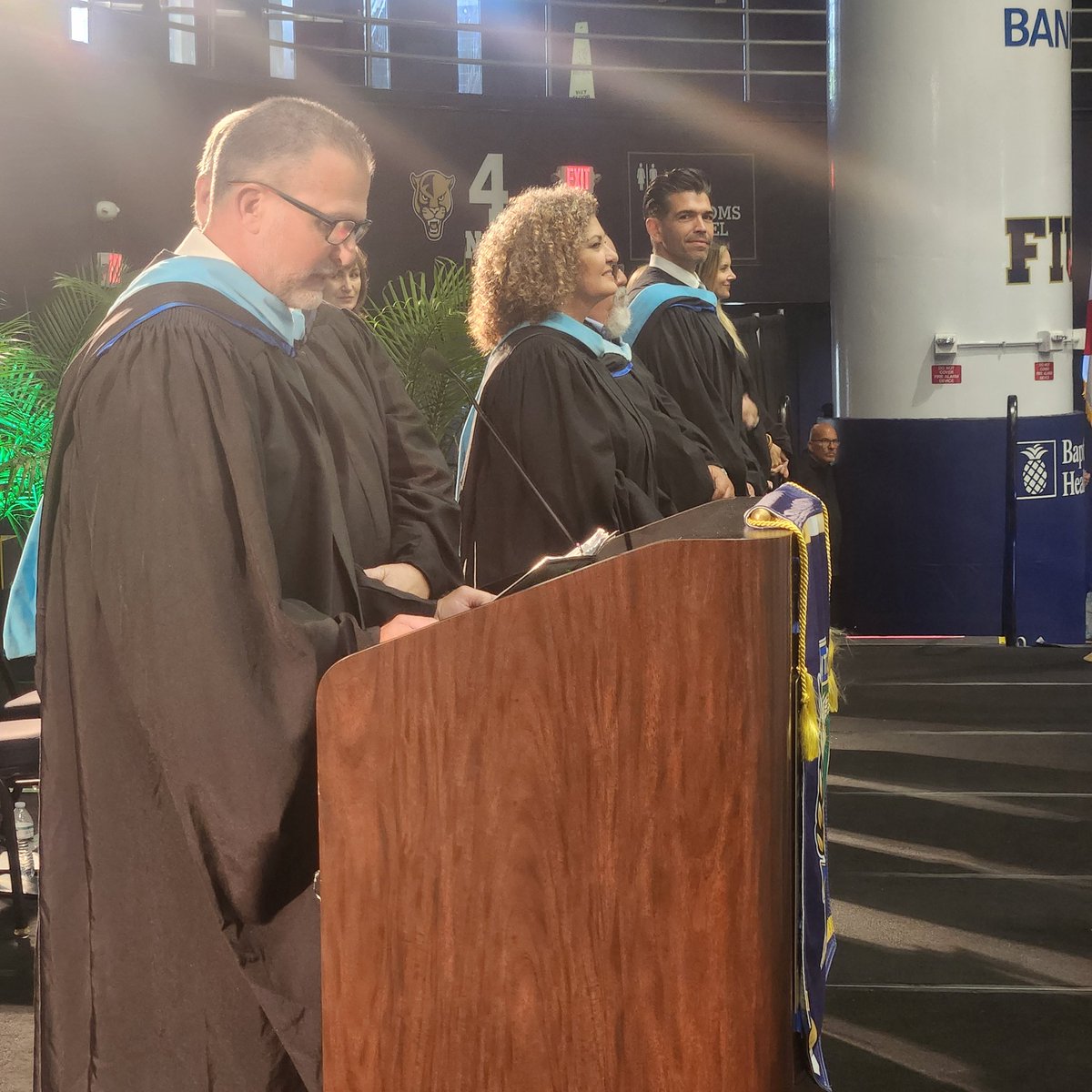 verenanro's tweet image. Congratulations to the Ronald  Regan Doral Senior High @BisonofDoral Class 2025! Best wishes on your next chapter. #MDCPSgrad #YourBestChoiceMDCPS @MDCPS