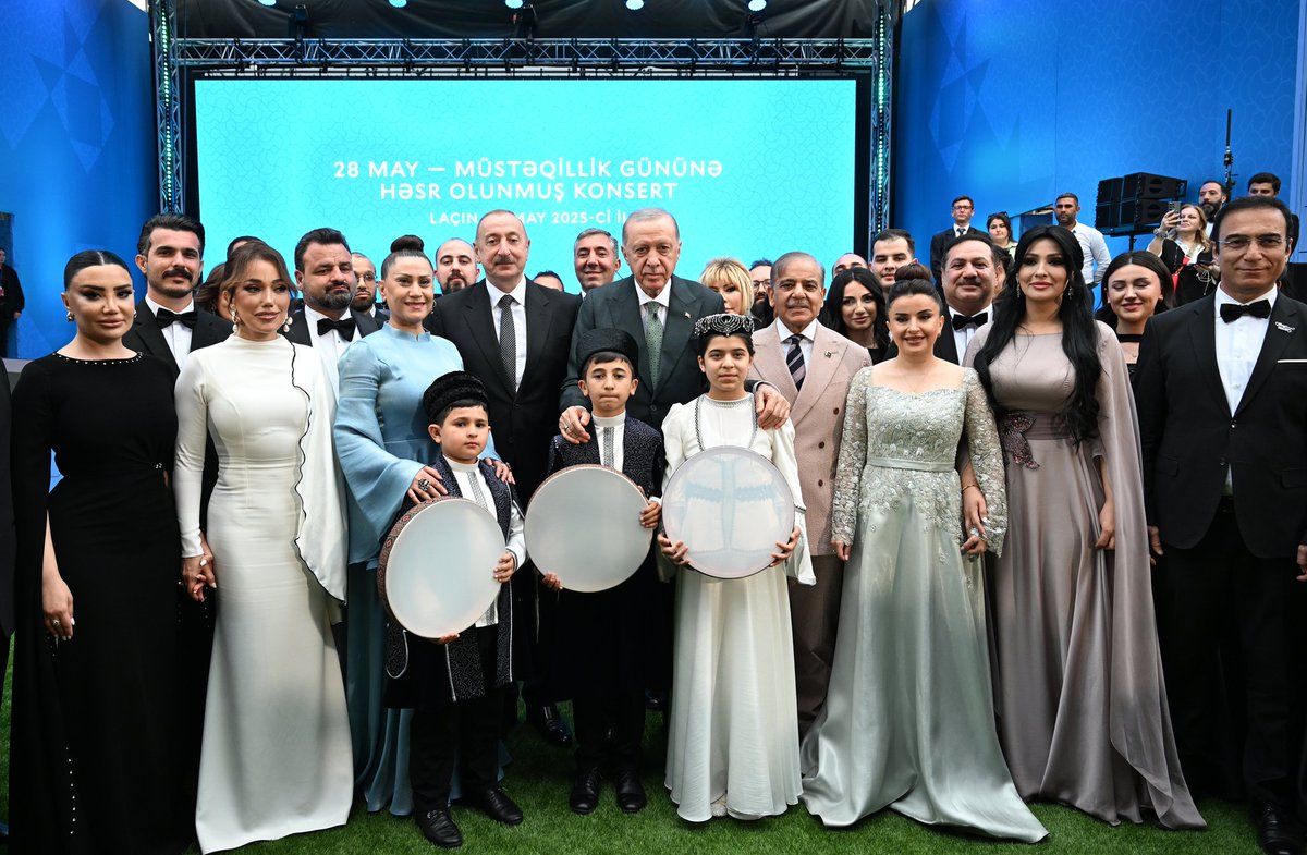 Leaders of Azerbaijan, Türkiye, and Pakistan attended the Independence Day Concert in Lachin

Lachin, May 28, 2025 –
Azerbaijani President Ilham Aliyev, Turkish President Recep Tayyip Erdoğan, and Pakistani Prime Minister Muhammad Shehbaz Sharif attended a concert in Lachin