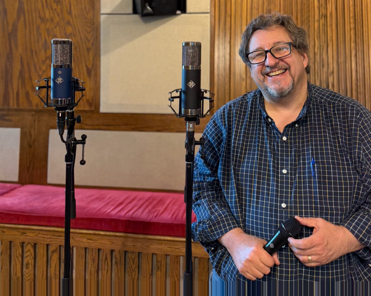 “Telefunken mics have become a go-to for me, especially in live broadcasting. The tight super-cardioid pattern is invaluable. These mics are outstanding sonically.” – Paul Special, Broadcast Music Mixer for GMA

telefunken-elektroakustik.com/paul-special-p…
