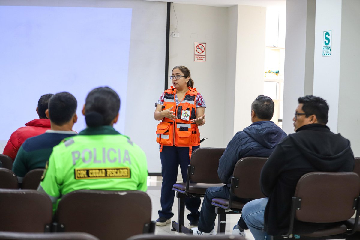 Compartimos fotografías de la presentación del Plan de Trabajo para la Organización, Ejecución y Evaluación del I Simulacro Nacional Multipeligro dirigido a miembros de la Plataforma de Defensa Civil del distrito. 🚨⛑️