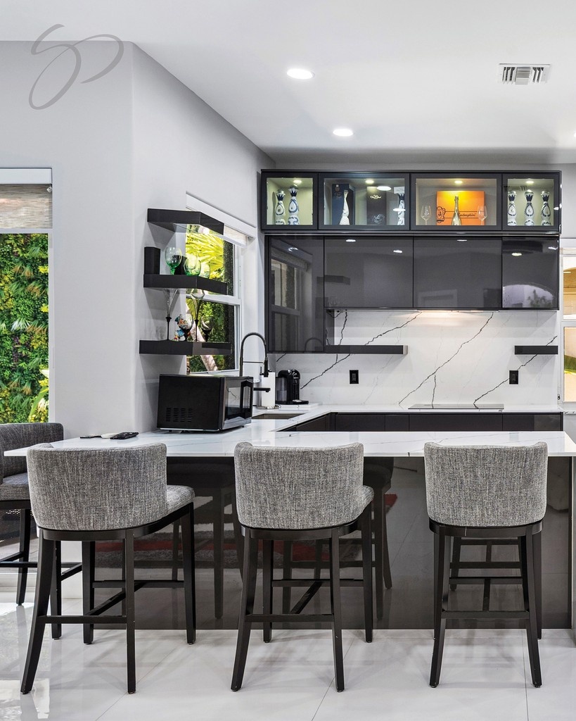 New Listing in Harbor Islands!

- 3 Bed | 2 Bath
- Sleek renovations, impact glass, motorized blinds
- Private pool, BBQ &amp; resort-style amenities

📲 Tour today—Call 954-661-8871 for more info. 

#JustListed #HarborIslands #LuxuryRealEstate #OneStoryHome #scottpatterson