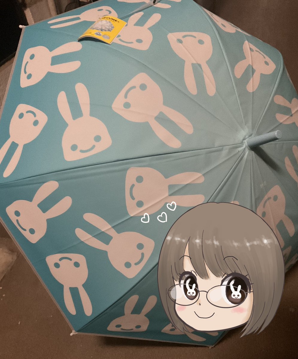 ローソンにて本日発売 #CUNE のかさ☂️
日付変わって対象店舗3つ巡ってお迎え
雨の日が楽しみだわ 1/3サイズも作りたいー