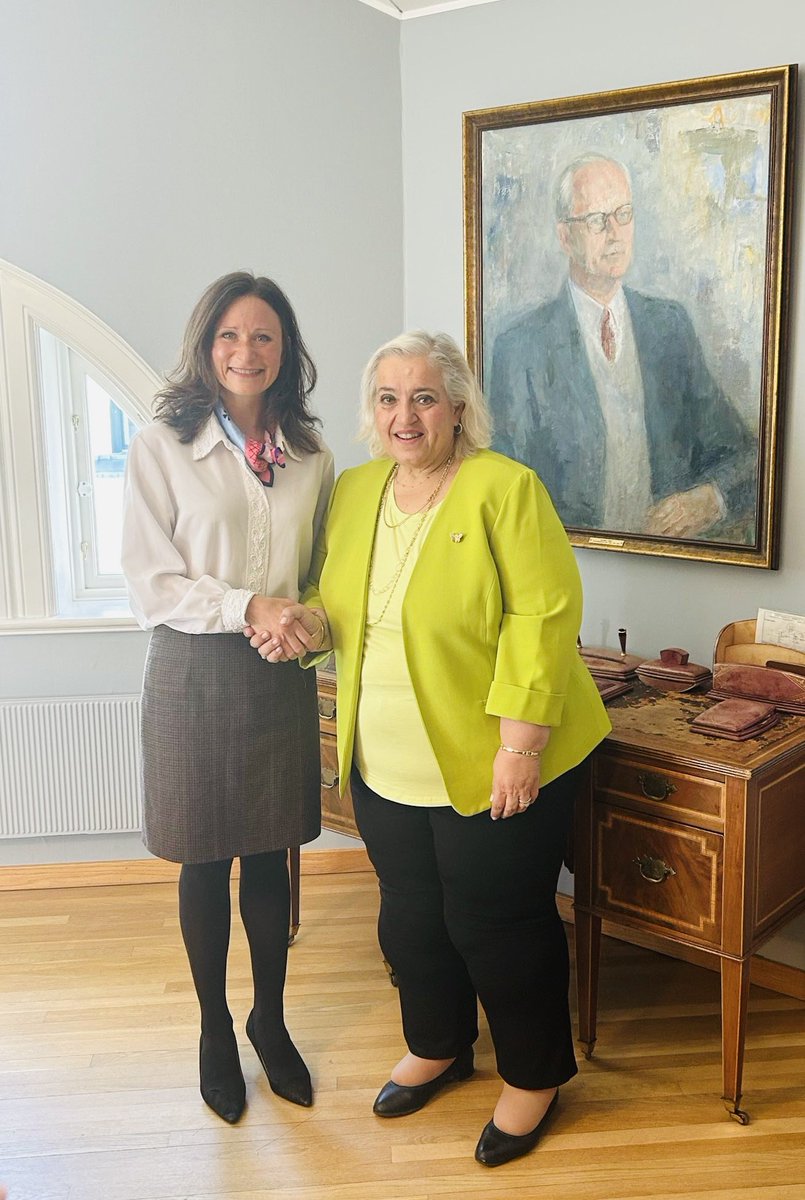🇳🇴 and 🇬🇷 are on each ends of Europe, but share values, interests and a common European future. Closely connected as maritime nations and staunch believers in the Greek democratic heritage. Thank you Alexandra Papadopoulou for excellent and frank discussions  in☀️ Oslo today!