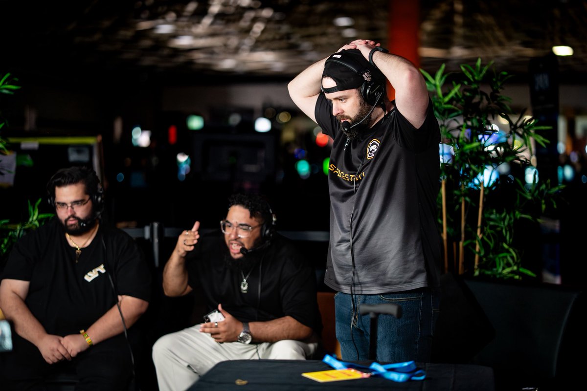 ElZeno_'s tweet photo. S/o to the @LVTHalo crew for always providing that extra coverage that we wouldn’t get if they weren’t here. https://t.co/B50UpQe5V5