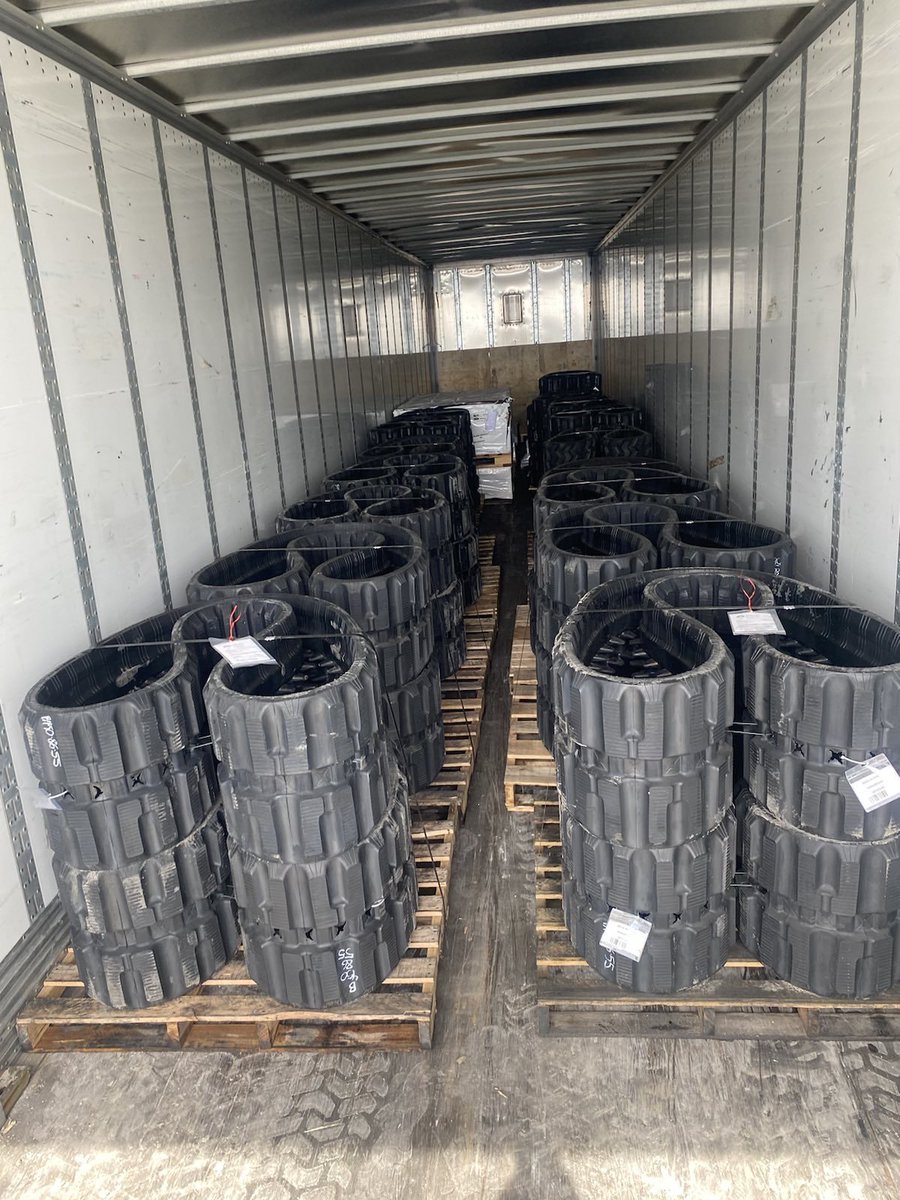 ProwlerTracks's tweet photo. Shipping them by the truckload! Rubber Tracks and some Excavator Track Pads heading out! Thanks to @rxoinc for the quick pick up and next day delivery to our customer. https://t.co/Hg91L2qmHW