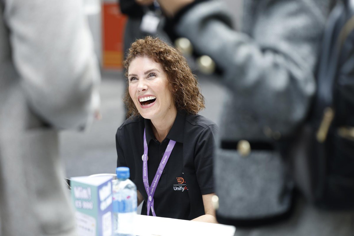 DubTechSummit's tweet image. What a Happy Hour! 🍻 

The energy at #DubTechSummit was next level as attendees hit the exhibitor stands for drinks, great chats, and a well-earned wind-down after Day 1. 

From spontaneous collabs to laughs over pints of Guinness, #DTShappyHour was peak networking!

Cheers to