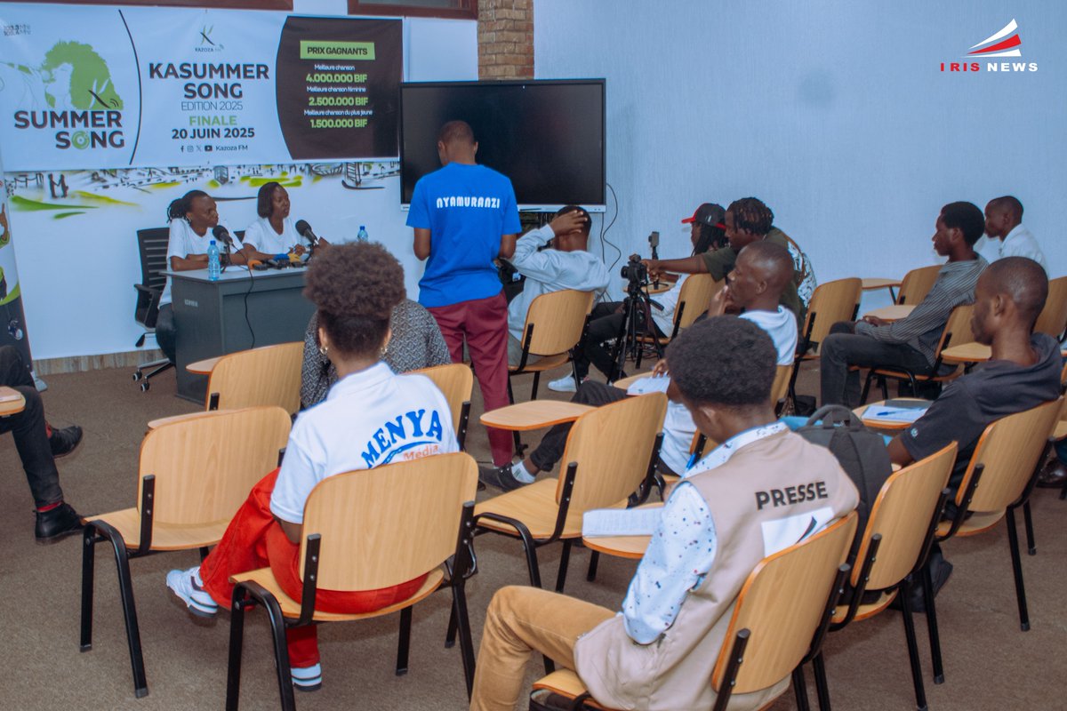 IrisNews_'s tweet photo. 🎶 L'été est venu et @KazozaFM annonce la 3è édition de la compétition  #KaSummerSong

🎯 Cette compétition organisée chaque année a pour objectif de promouvoir de nouveaux talents, d'offrir de belles opportunités aux artistes encore émergents pour se faire connaître et de les soutenir dans leur parcours musical, selon Muhoza Adiella, responsable de la communication pour l'organisation de ce concours, lors d'une conférence de presse ce 28 mai 2025

✍🏾 Les artistes désirant concourir, soumettent leurs productions non encore publiées, via ce lien  https://t.co/wnvMB7v4DU, jusqu'au 30 mai 2025. À parti du lendemain, le jury se réunira pour évaluer les chansons soumises, et du 2 au 14 juin, 20 chansons présélectionnées seront mises en ligne sur les plateformes de #KazozaFM pour les votes public.

🔸 Ensuite, du 16 au 19 juin, seront publiées 10 chansons choisies pour passer à la grande finale du 20 juin 2025.

🏆 Les prix à décerner sont répartis comme suit :

💸 Meilleure chanson : 4 000 000 FBU
💸 Meilleure chanson réalisée par une femme : 2 500 000 FBU
💸 Meilleure chanson du plus jeune artiste (parmi les concourants): 1 500 000 FBU

🔙  Rappelons que l'artiste #Frokid a remporté la 2è édition de #KaSummerSong avec son titre #Faraway, la chanson #Wanjera de #Kellyna a été classée meilleure production feminine et le jeune artiste gagnant fut #Dreamer avec sa chanson #Dawn.

#Burundi #IrisNews