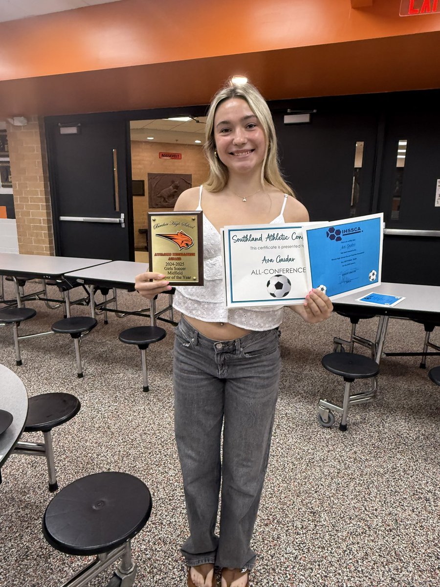 Beecher Girls Soccer Awards Night! 
Such an incredible season with and incredible team 🖤🧡
- Beecher Girls Soccer Midfield Player of the Year 
- All Conference 
- All Sectional