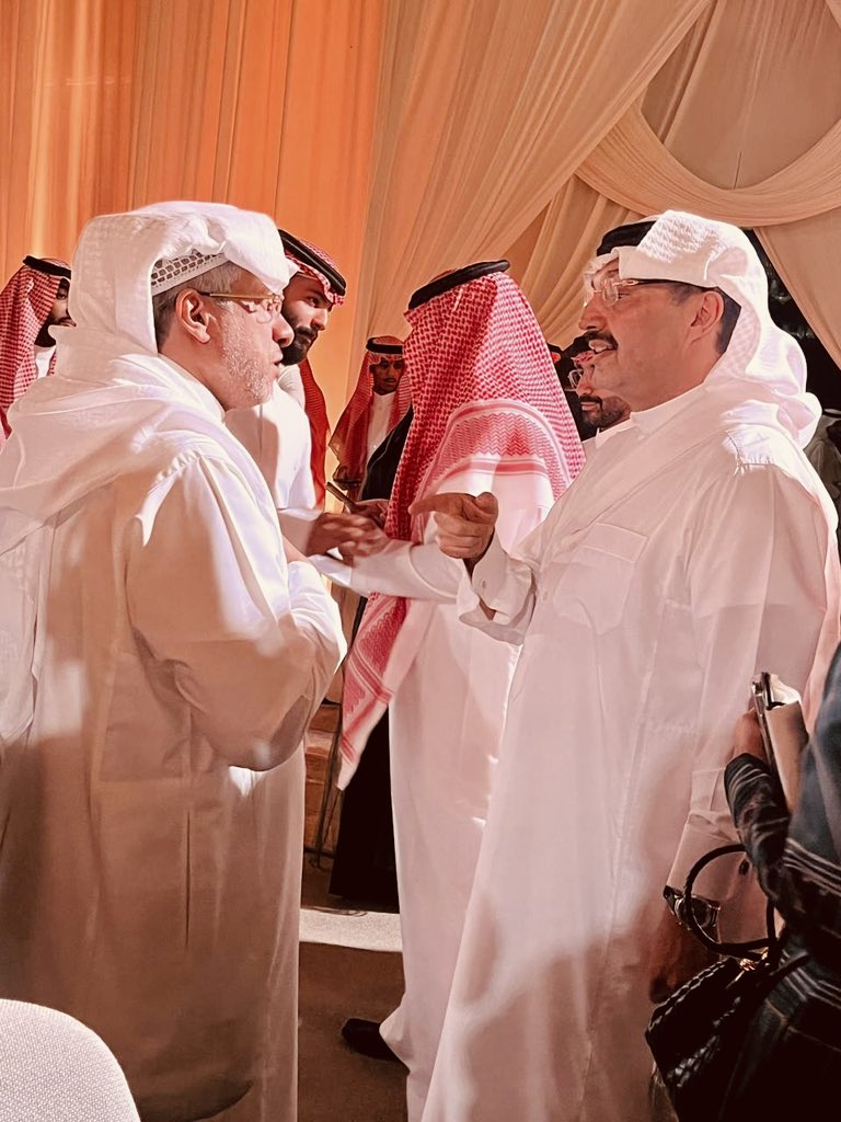 MN_AlDulaim's tweet photo. بدعوة كريمة من سمو الأمير تركي بن طلال، تشرفت بالمشاركة في #منتدى_عسير_للاستثمار2، حيث تلامس الرؤية الواقع، وتُبنى من عسير قصة تنموية لا تعرف المستحيل، مستقبل عسير مشرق كجبالها، شامخ كطموح قائدها، في منتدى عسير، تتلاقى الفرص مع الطموح، والقيادة مع التنمية، لتكتب عسير فصلاً جديدًا في قصة السعودية الحديثة.
#عسير_الفرص #رؤية_السعودية_2030 🇸🇦
#اتحاد_الغرف_السعودية