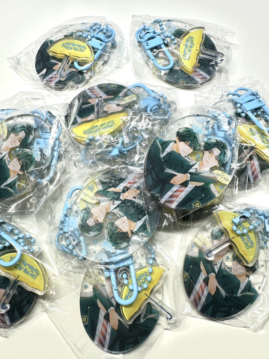 ilyoiz's tweet photo. is anyone interested in these sunjake keyrings? these are extras from #SweetSpringSnowWithSUNJAKE :)
php 80 each! funds will be donated to d:u drives~ https://t.co/FmOqemGXGQ