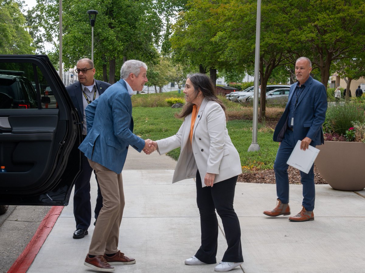Livermore_Lab's tweet image. Today, #LLNL is honored to welcome @ENERGY @SecretaryWright for a visit to meet with our team and for a tour of our state-of-the-art facilities, including the world&apos;s highest energy laser system, @lasers_llnl, and the world&apos;s most powerful supercomputer, El Capitan.