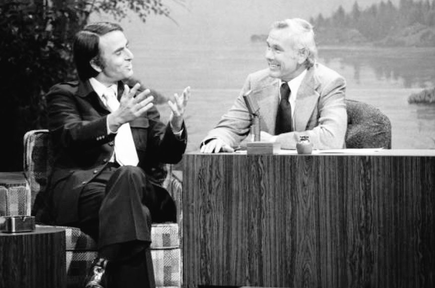 37Lemons's tweet image. FTM Carl Sagan talking nonsense with two other women:
Johnny Carson & the Dalai Lama