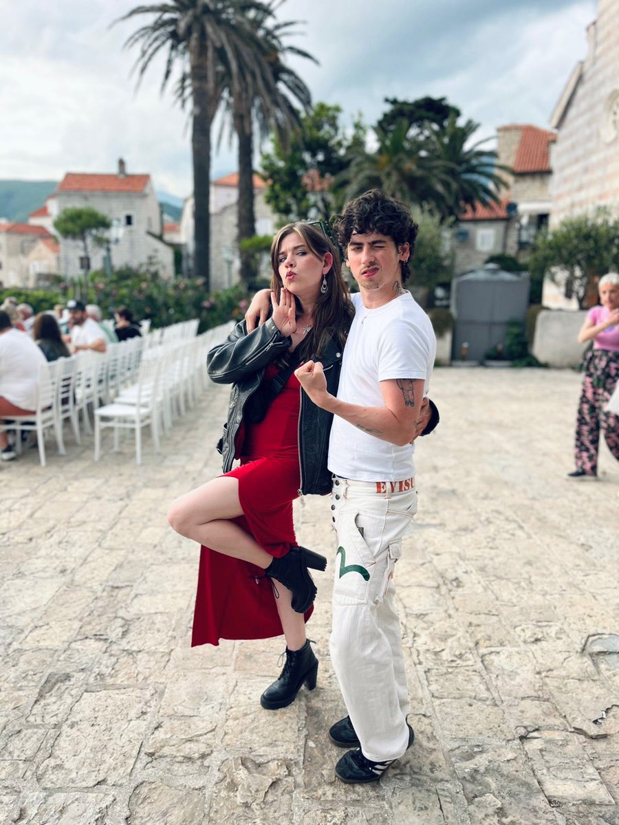 My brother spent the past week trying to teach me how to serve face. Needs improvement 😂