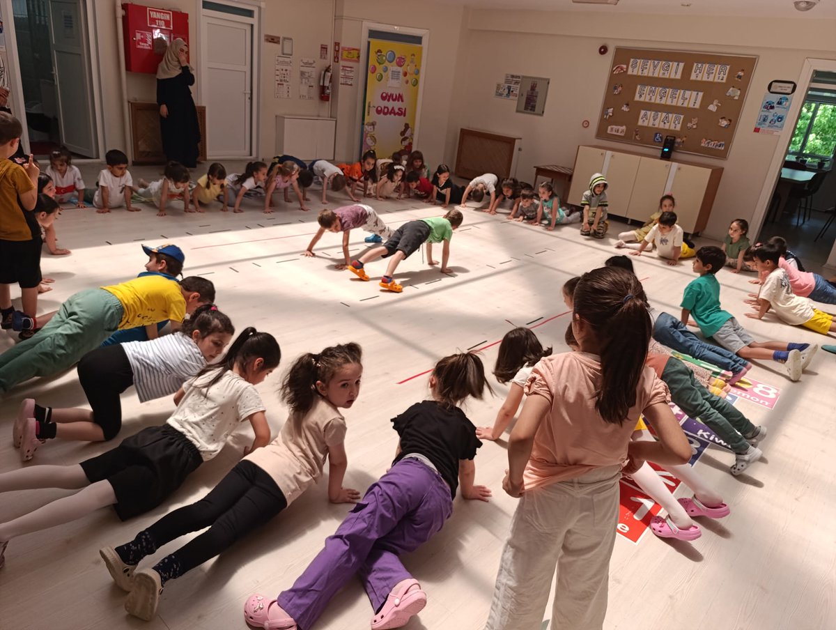 OsmaneliAO's tweet photo. #BilenProgramı
Hareketliyim Sağlıklıyım Projesi kapsamında spor faaliyetlerimizi gerçekleştiriyoruz.
@sefikaygol
@srdl_simsek 
@bilecikvaliligi 
@bilecikmem 
@TahsinYazir 
@osmanelimem 
@OsmaneliKaymaka https://t.co/0gUz11wbCY
