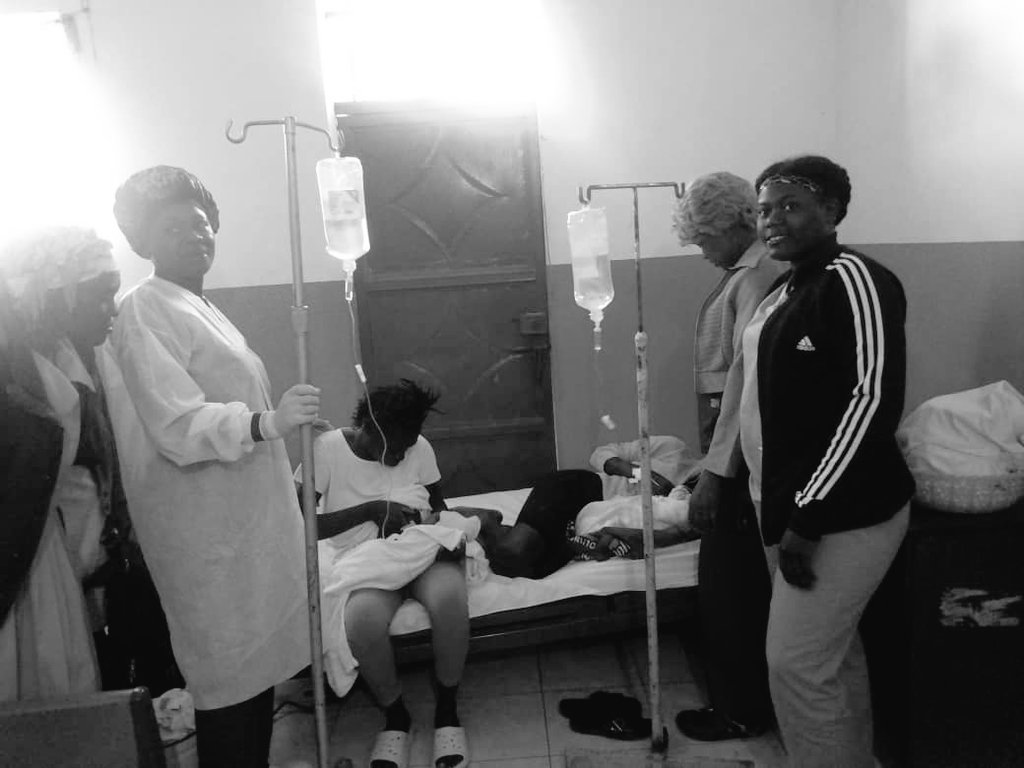 ambafranceht's tweet image. Via le fonds #PISCCA, @ambafranceht a financé un projet de soins obstétricaux de l&apos;ONG &quot;Child Care Haiti&quot; au Mole St-Nicolas. Des centaines de femmes vivant en milieu rural ont bénéficié des consultations pré et post-natales et des accouchements dans un centre hospitalier. (2/2)