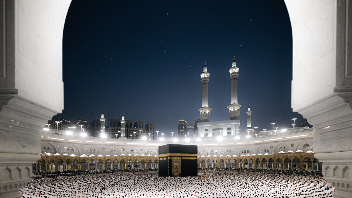 سعيد جداً أن أعمالي تعرض في المؤتمر الصحفي الحكومي وشكر خاص للشخص الي أقترح أعمالي🤍🤍