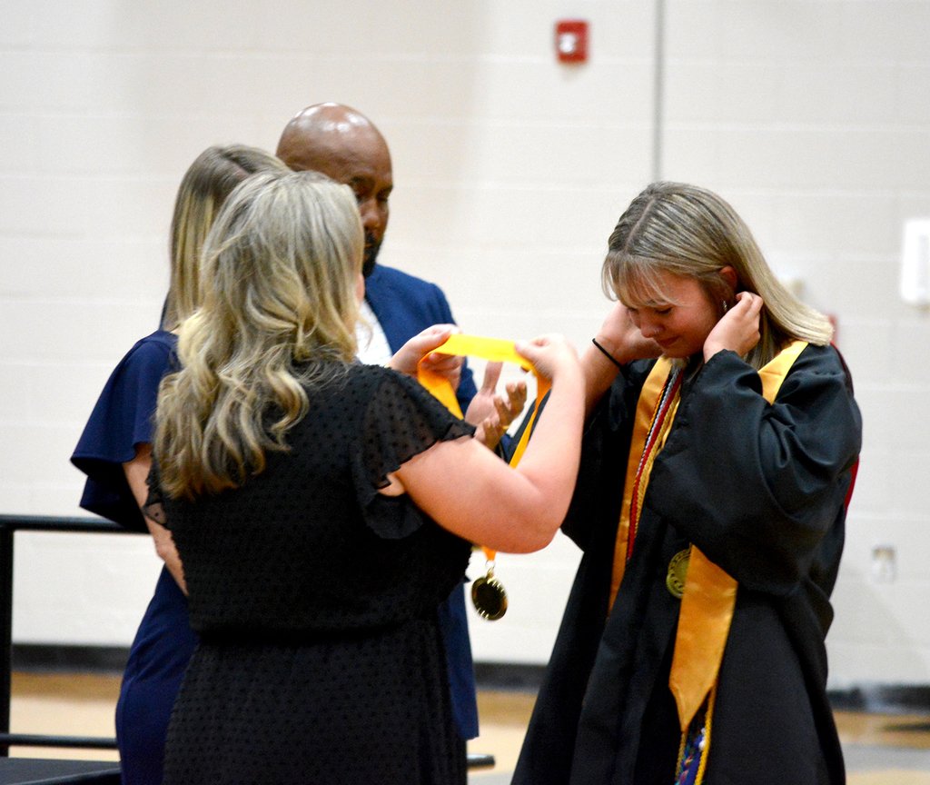 GFHSRedDevils's tweet image. Here are a few photos from Great Falls High School’s Senior Awards Ceremony. Congratulations to the Class of 2025! A special congratulations to the 2025 Salutatorian – Laney Marie Funderburk, and 2025 Valedictorian – Kinsley Elizabeth Price!