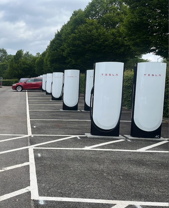 Olliedodd's tweet image. Anglesey (12), Swindon (16), Faversham (16) and the newly renovated & officially reopened Eurocentral (18). All in 8 days, with another one scheduled tomorrow....all being well. @TeslaOwnersUK