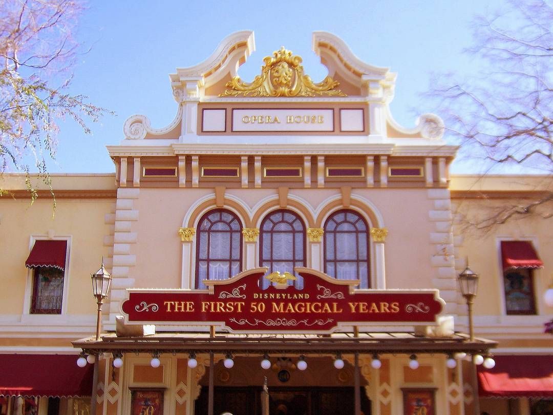 Few realize there has been a slow "bling-ification" of DL Main Street over the years. Fun to look back.