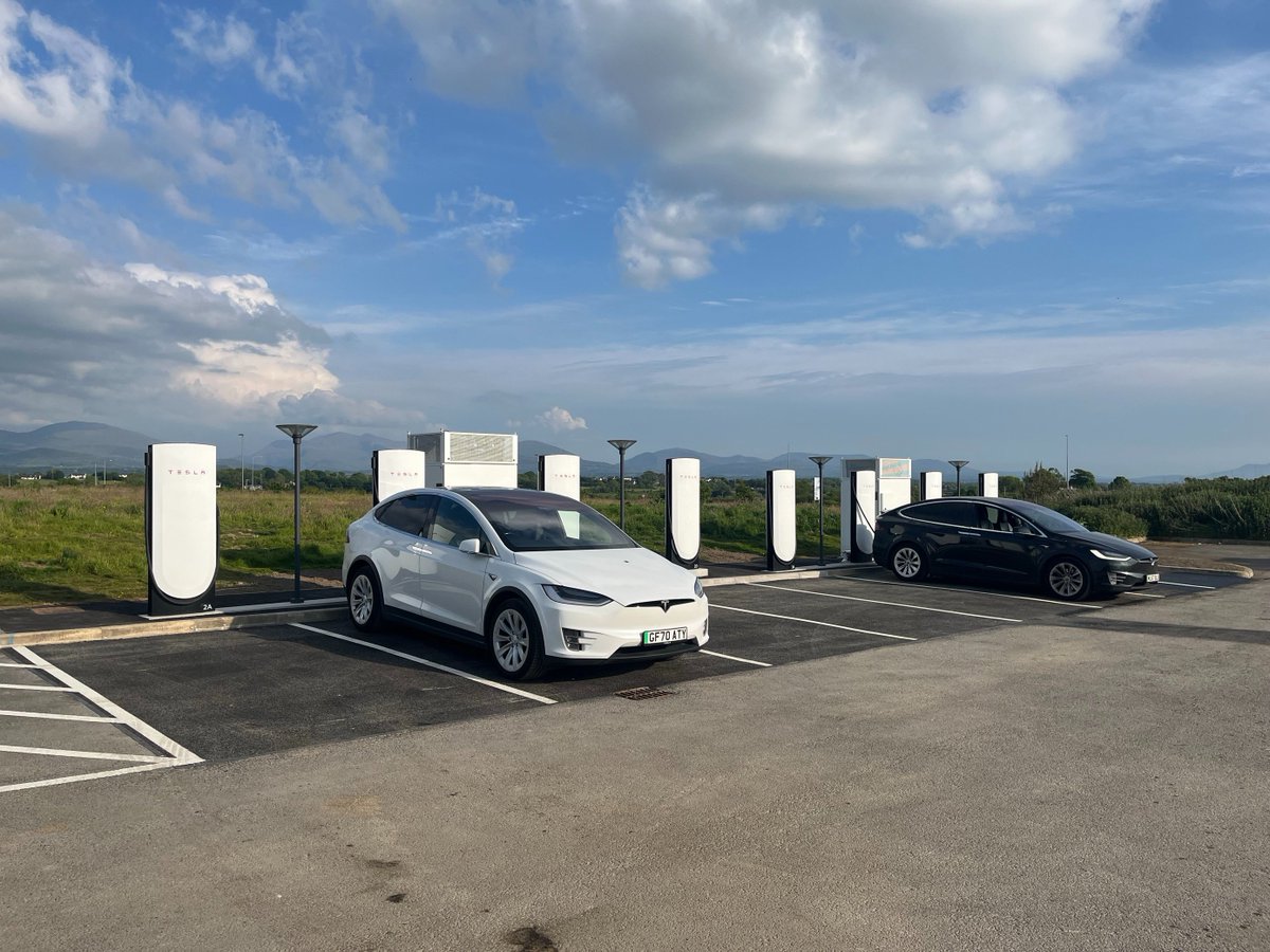 Olliedodd's tweet image. Anglesey (12), Swindon (16), Faversham (16) and the newly renovated & officially reopened Eurocentral (18). All in 8 days, with another one scheduled tomorrow....all being well. @TeslaOwnersUK