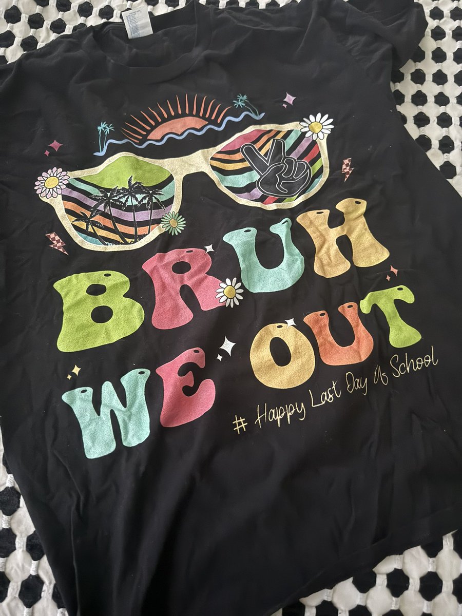 ‘BRUH we out’
Thankful to safely close out another year with our little people 🙃💛✌️🏾
#hellosummer
#magicalknights