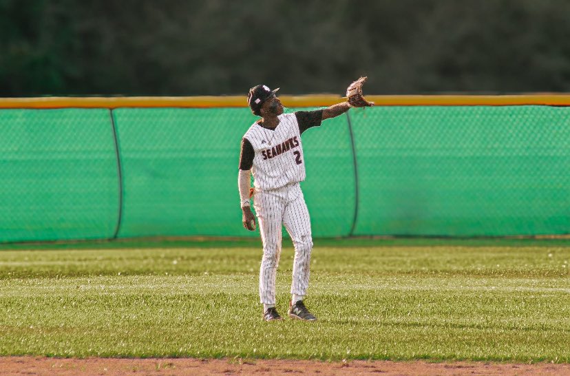 jeremiah_A2's tweet image. 16u players looking fir a 16u or 17u team to play with this summer. 
                         Sophomore stats 
Batting Avg: .370 ✅
OBP:.464 ✅
fielding: .825 ✅
Can play CF well, SUPER fast around the bases and pretty much anything hit to him is gonna caught.