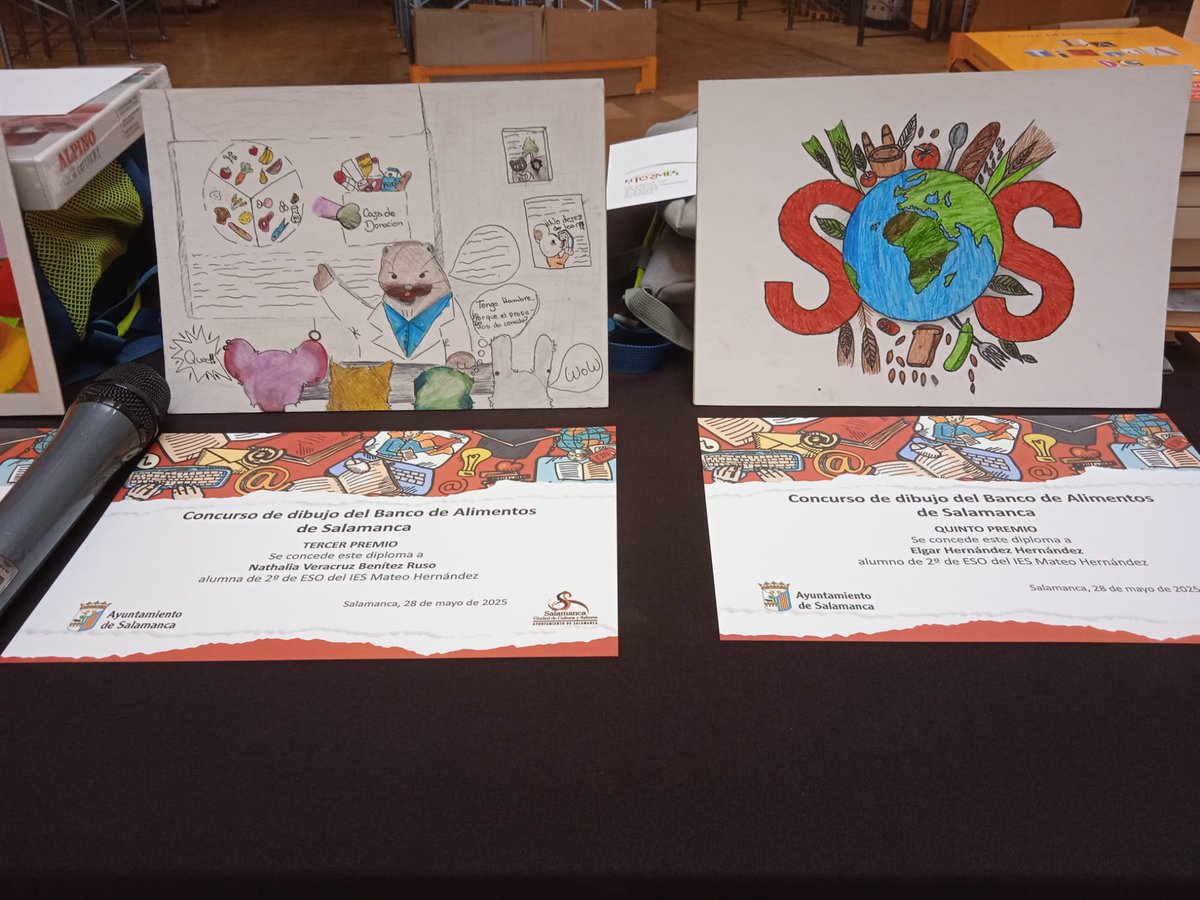 IES_Mateo's tweet photo. Entrega de premios del certamen de dibujo del Banco de Alimentos. Natalia Veracruz Benítez Ruso, tercer premio
Elgar Januario Hernández Hernández, quinto premio

Enhorabuena chicos!!!! Preciosos dibujos!!

#IESMateo_Hdez @aytoSalamanca  @ciudadsaberes https://t.co/ewPgrWCgHN