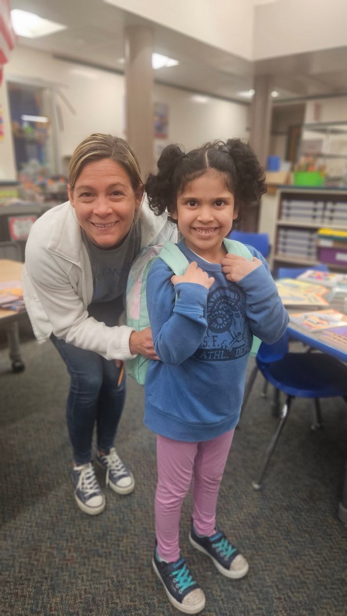 juliebotkin's tweet image. All @D59Rupley students were able to get a new backpack & a bunch of new books through a generous $11,000 After Schools Programs grant 🙌📚🎒 @CCSD59
