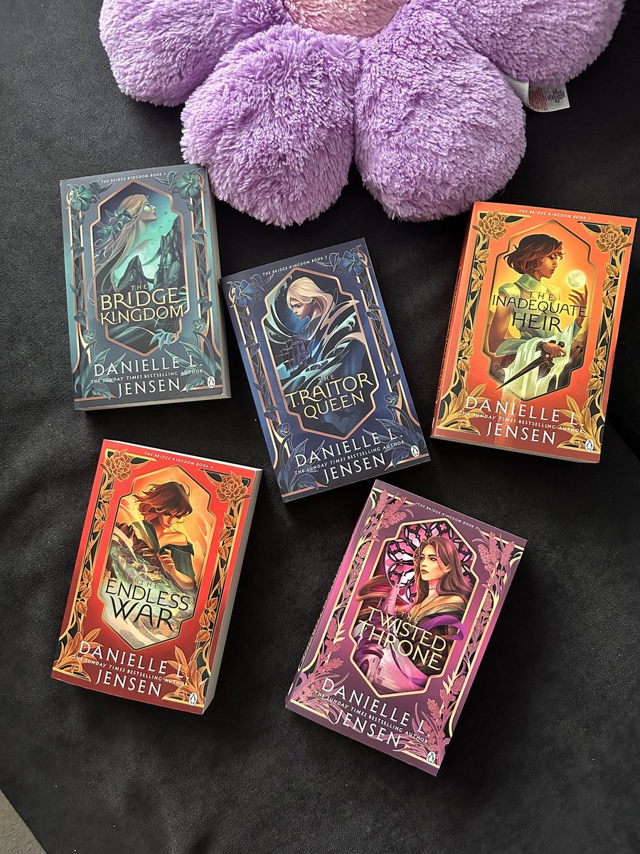 Rih you have once again made a bookseller extremely happy!! I love these covers so much and can’t wait to discover this series! <a href="/PenguinHuddleUK/">Penguin Huddle</a>