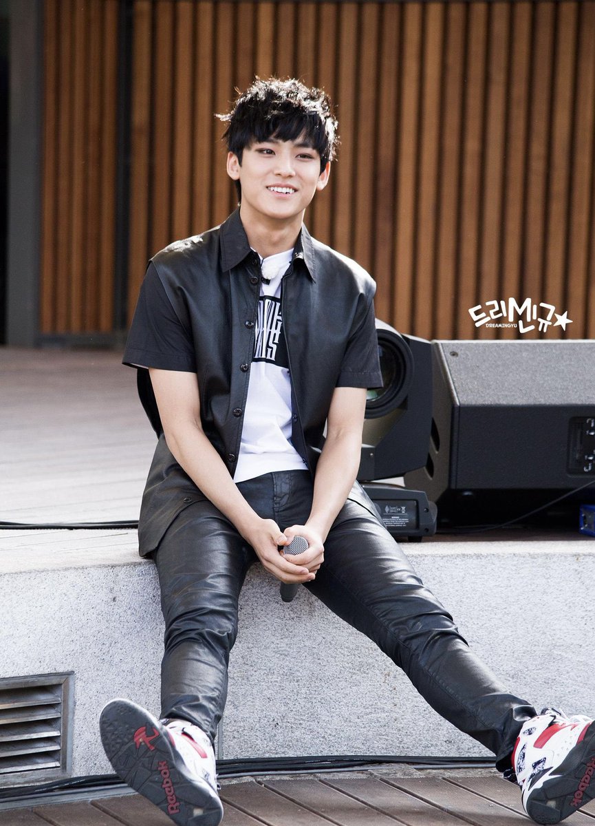 lover_406's tweet photo. 10년... 듀듀듀.... https://t.co/d2tMCTqS4J