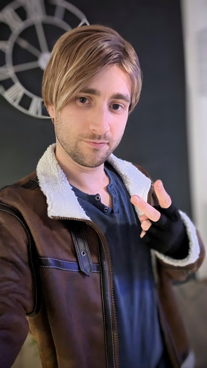 Okay live with <a href="/thejustryan/">JustRyan</a> <a href="/lifewithkendal/">kendal 🫶🏻</a> and <a href="/vickivaliant/">Vicki 💖</a> for a self-care affair! Come join this cutie if you want to see me cosplaying more uwu!