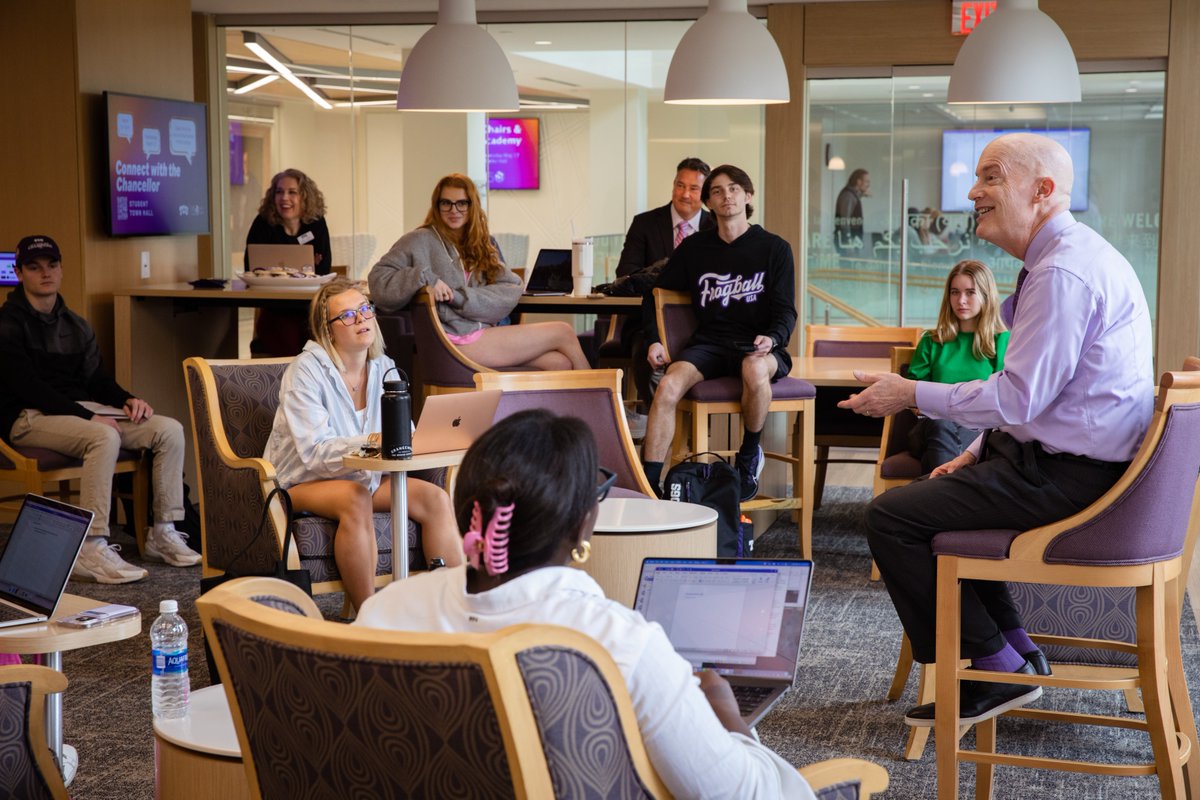 A photo essay celebrates Victor J. Boschini, Jr.’s 22 years of visionary leadership and transformation to Chancellor Emeritus.

magazine.tcu.edu/latest-news/ch…