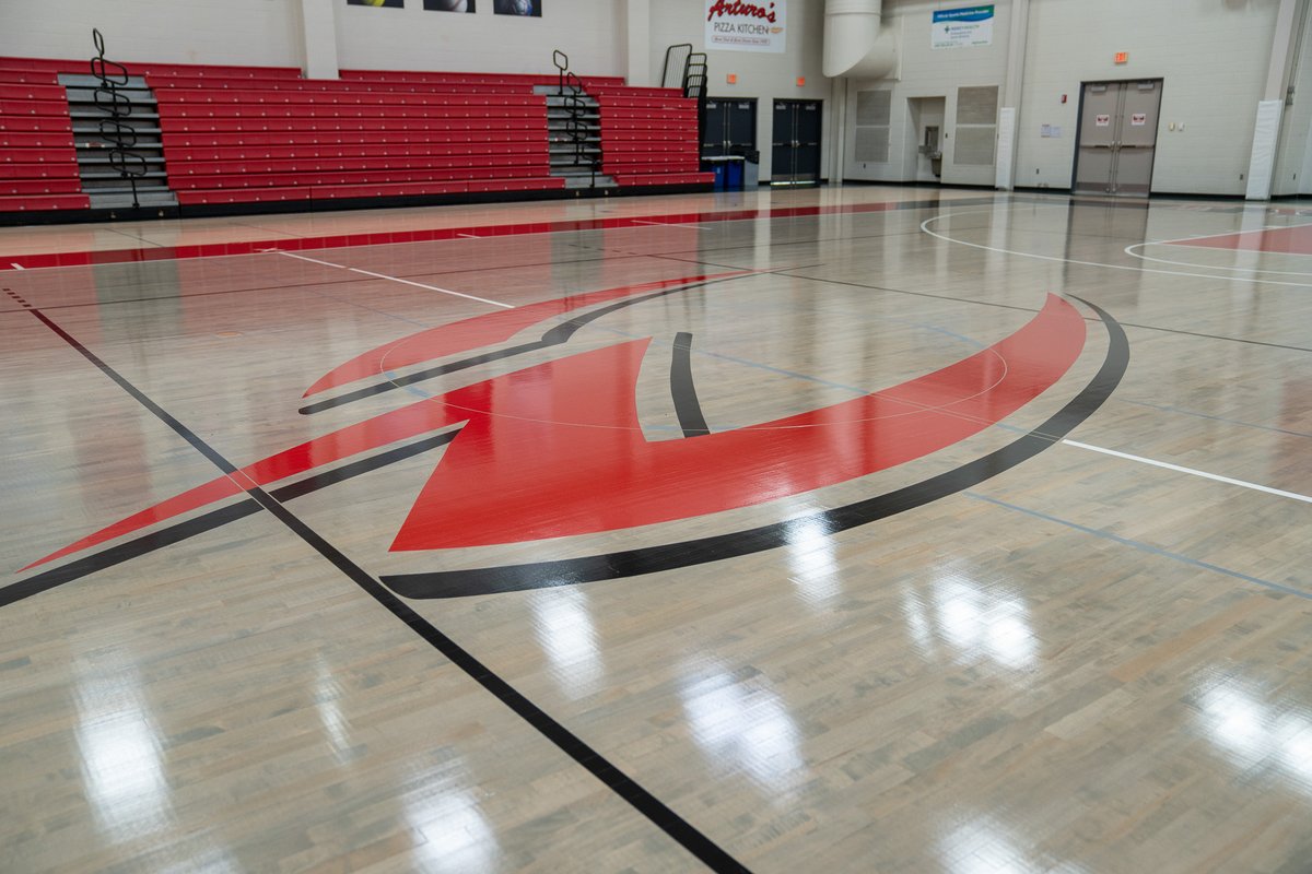 OwensCC's tweet photo. New court, who dis? ๐ฅ
We are excited to reveal the new home court for @OwensExpress Volleyball and Menโs & Womenโs Basketball!
Find out more about the design โก๏ธ https://t.co/o4whNtZshR
#LetsGoExpress #owenscc https://t.co/InzLBcuOnw