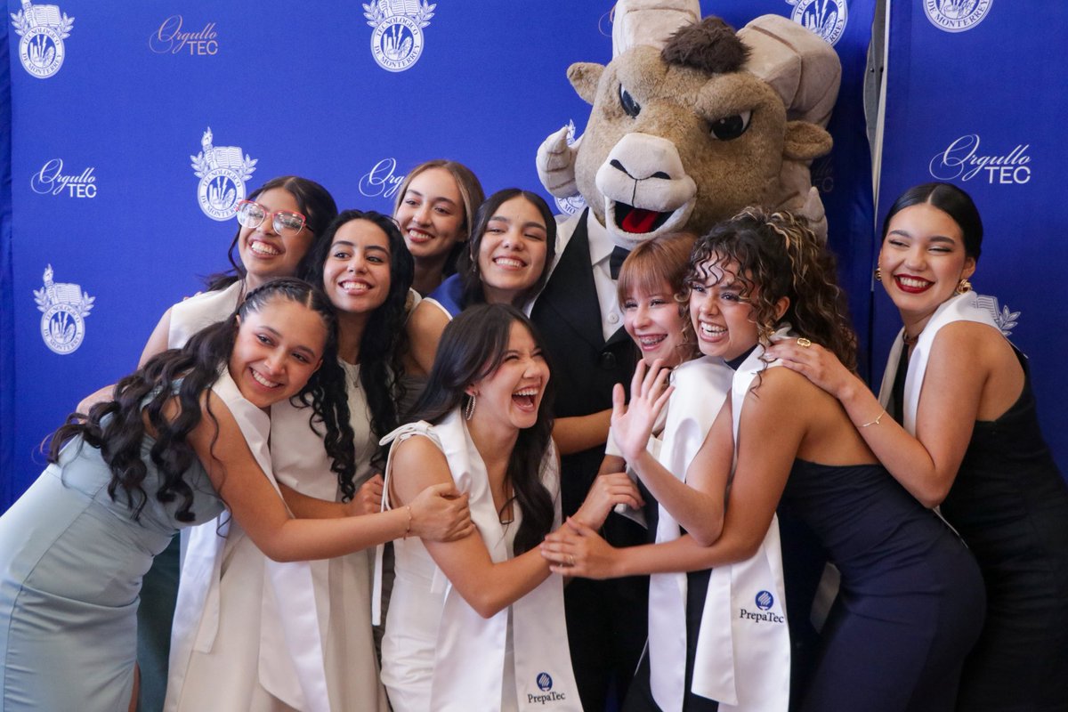 prepatecsta's tweet image. Hoy celebramos el inicio de una nueva etapa para la generación 2025 ✨

Despedimos a nuestras graduandas y graduandos con un desayuno lleno de recuerdos, sonrisas y mucho orgullo. 
¡Su historia recién comienza! 🚀 

#PrepaTecSantaAnita #GraduacionesTec