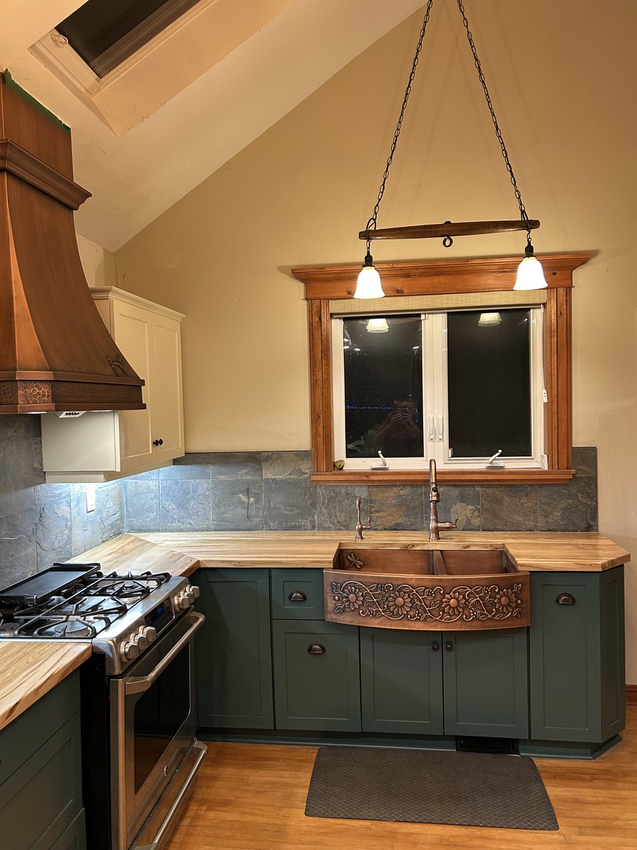 akicon_inc's tweet photo. Copper dreams and custom details ✨
From the hand-embossed apron sink to the warm wood accents, this kitchen doesn’t just cook — it wows. 🍳🌿
 #CustomKitchen #CopperVibes #FarmhouseCharm #AkiconStyle https://t.co/jN6VmPEXbc